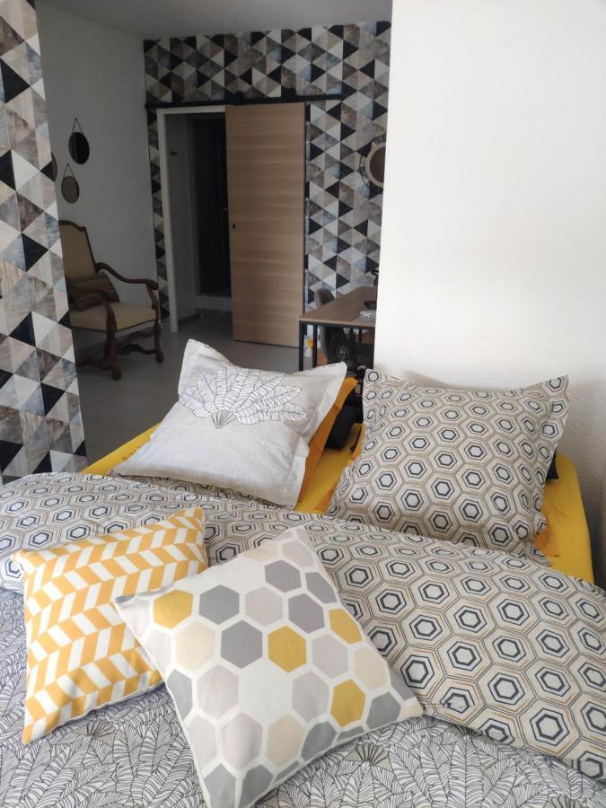 La Tourelle Suite Cosy Entre Vignoble Aixois Et Luberon Le Puy-Sainte-Réparade Zewnętrze zdjęcie
