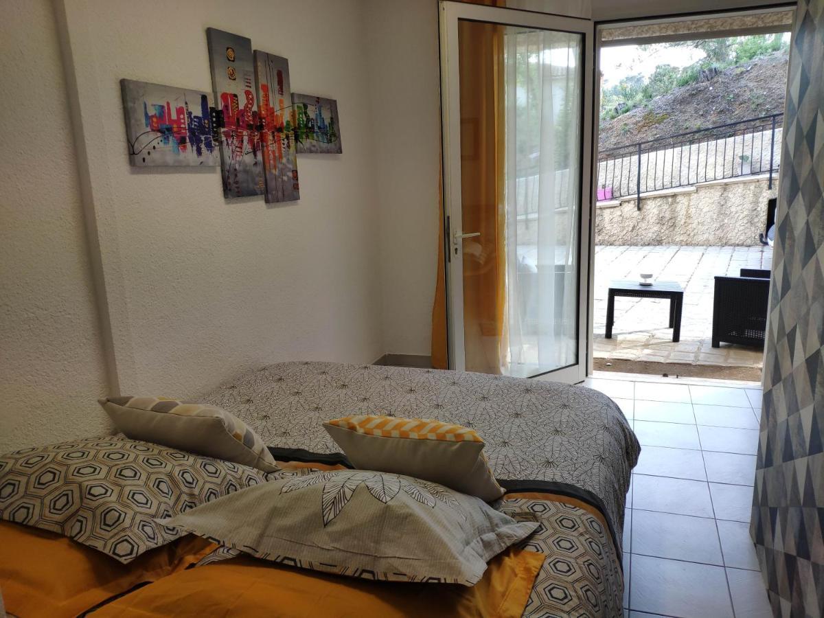 La Tourelle Suite Cosy Entre Vignoble Aixois Et Luberon Le Puy-Sainte-Réparade Zewnętrze zdjęcie