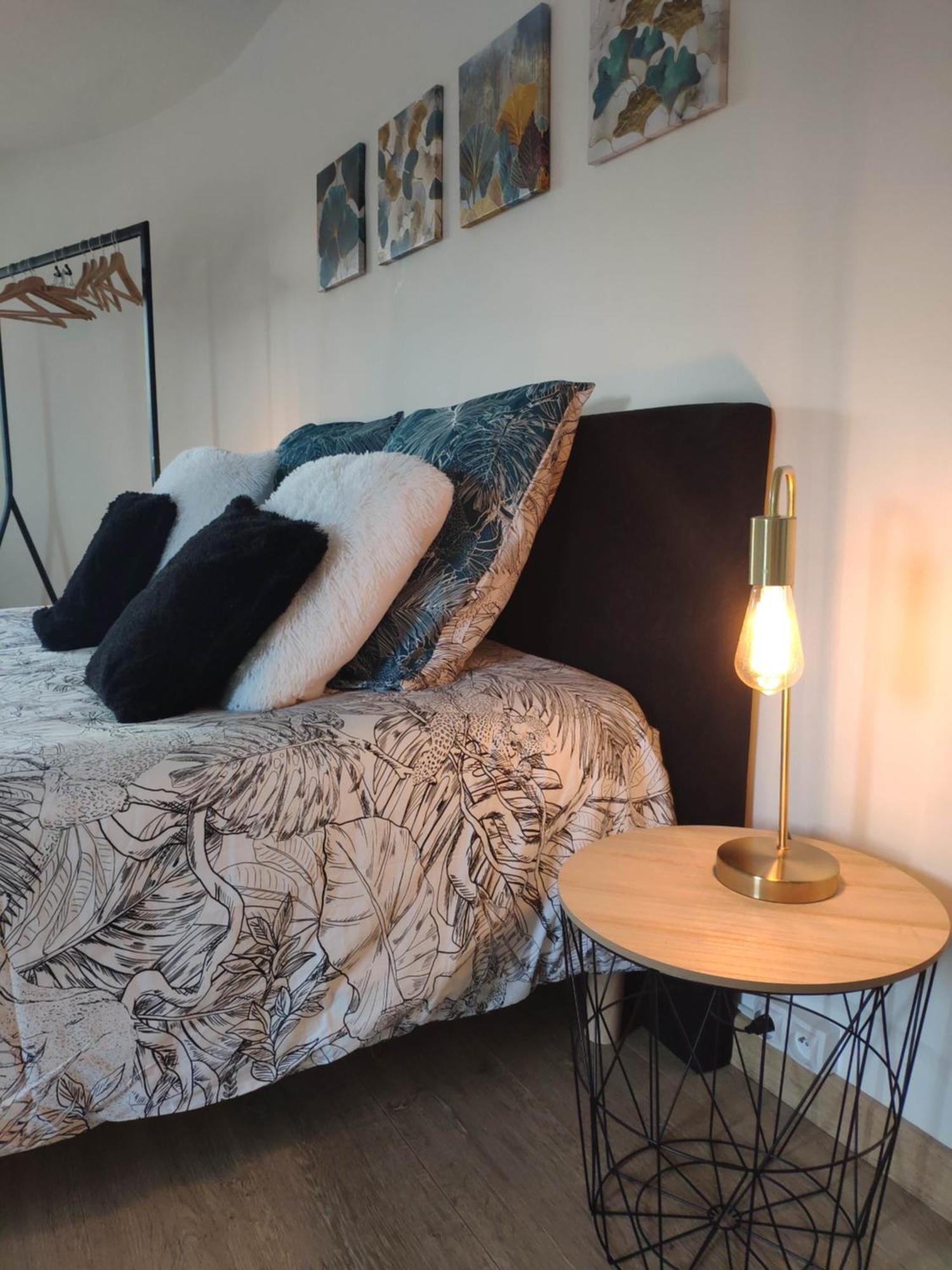 La Tourelle Suite Cosy Entre Vignoble Aixois Et Luberon Le Puy-Sainte-Réparade Zewnętrze zdjęcie