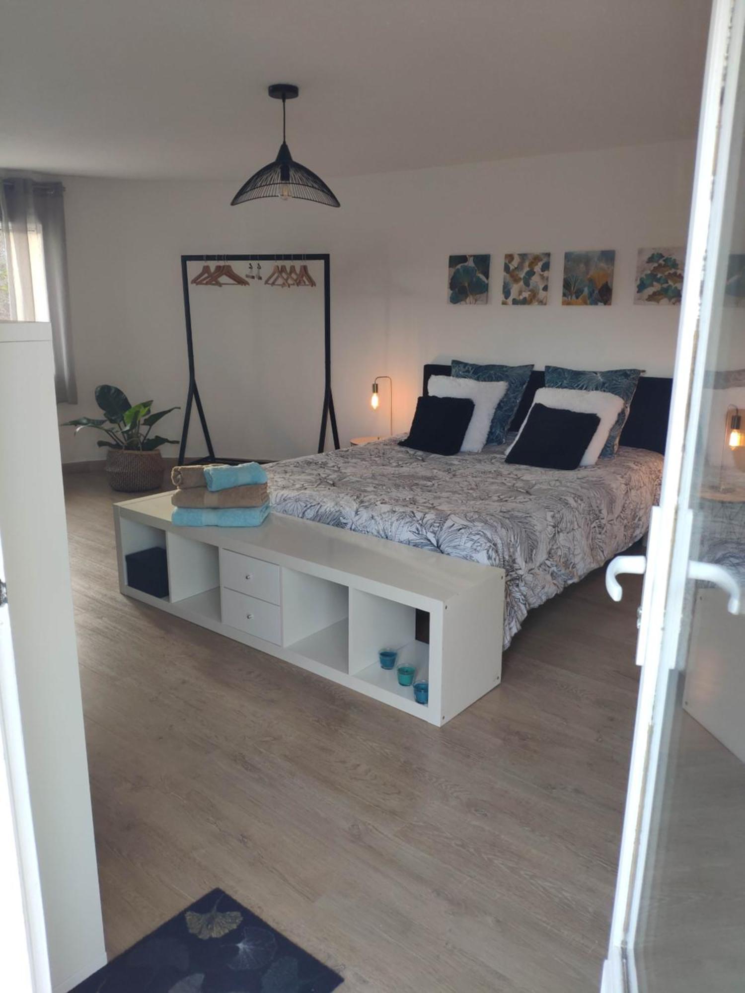 La Tourelle Suite Cosy Entre Vignoble Aixois Et Luberon Le Puy-Sainte-Réparade Zewnętrze zdjęcie