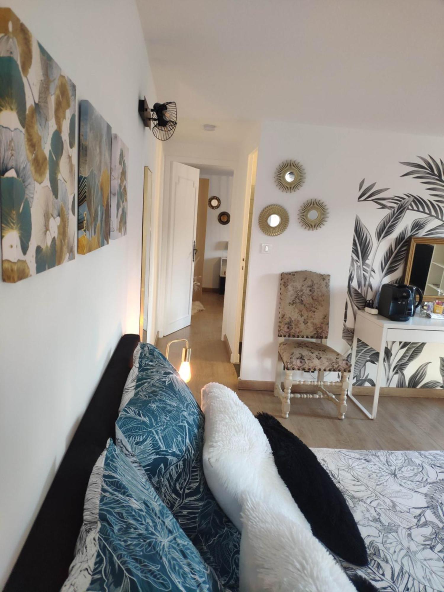 La Tourelle Suite Cosy Entre Vignoble Aixois Et Luberon Le Puy-Sainte-Réparade Zewnętrze zdjęcie